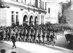 Black and white photograph of the Minnesota Home Guard on parade in St. Paul, 1917.