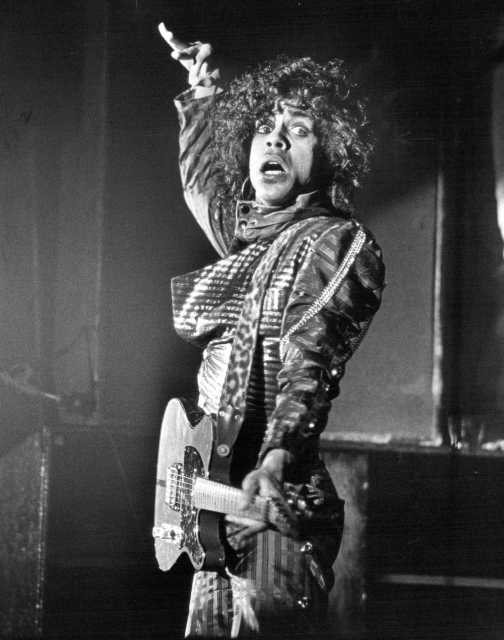 Prince performing at First Avenue in 1983 | MNopedia