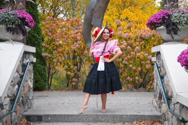 Coastal Tondero dance attire