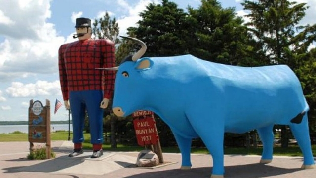 Paul Bunyan and Babe the Blue Ox statues with Lake Bemidji in the background, 2019