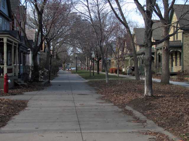 Color image of Milwaukee Avenue, Minneapolis, 2014.