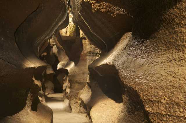 Niagara Cave Halls