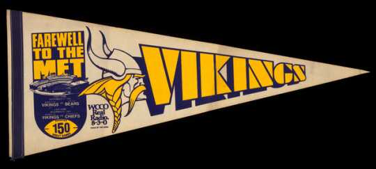 "Farewell to the Met" Minnesota Vikings pennant, 1981.