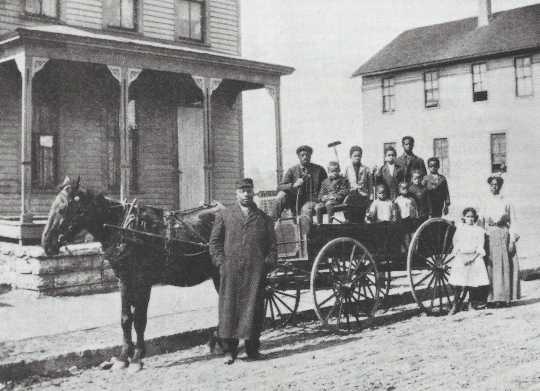 Black and white photograph of Crispus Attucks moves to 1537 Randolph Avenue in Highland Park, 1908. 