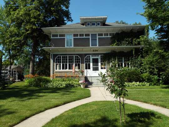 Color image of the home Keck designed in 1913 for Crookston businessman Felix Fournet, 2015. Currently owned by Jon and Jo Bittner, Crookston.