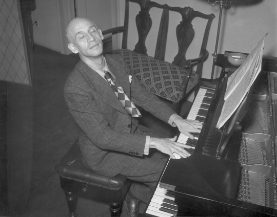 Dimitri Mitropoulos playing the piano