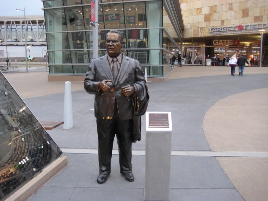 Calvin Griffith Memorial, Minneapolis | MNopedia